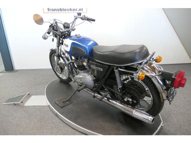 triumph - bonneville--t--140