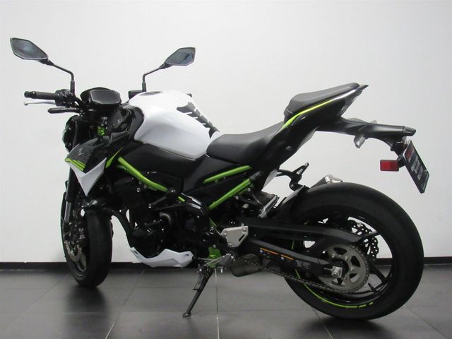 kawasaki - z900