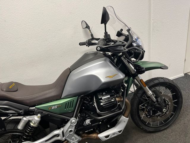 moto-guzzi - v-7-stone-centenario-850