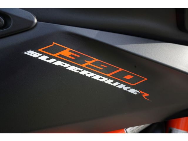 ktm - 1390-super-duke-r-evo