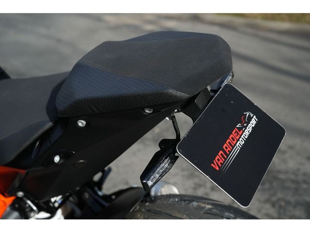 ktm - 1390-super-duke-r-evo