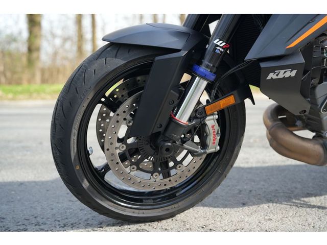 ktm - 1390-super-duke-r-evo