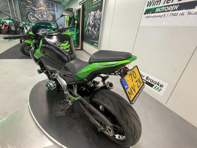 kawasaki - z900