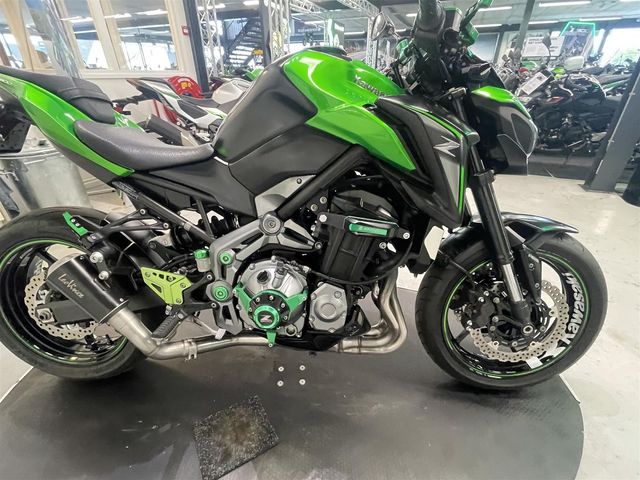 kawasaki - z900