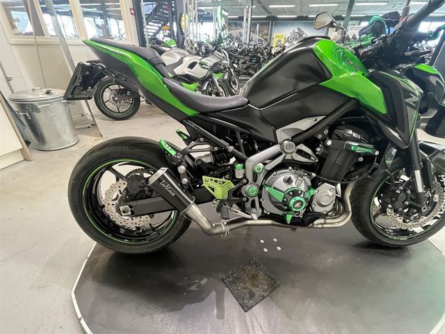 kawasaki - z900