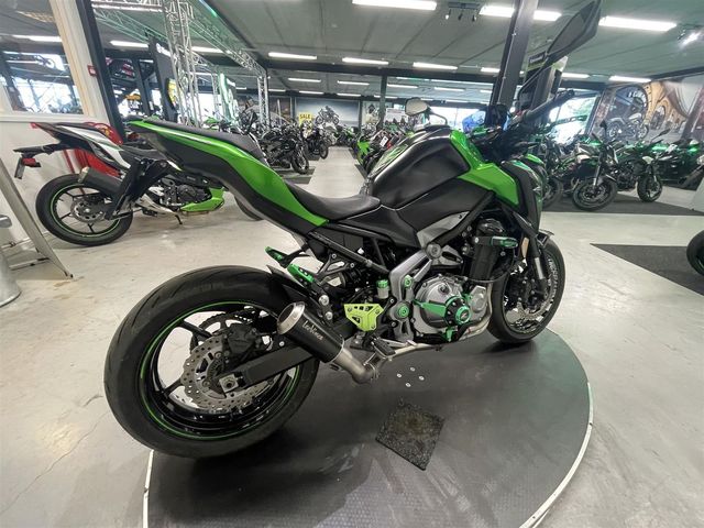 kawasaki - z900