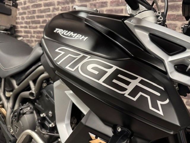 triumph - tiger-800-xrx