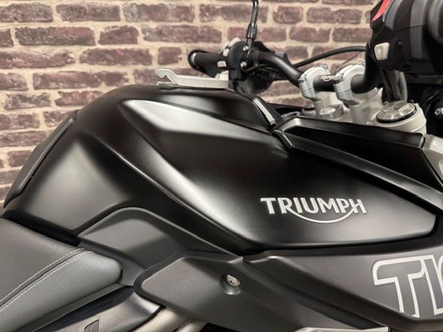 triumph - tiger-800-xrx
