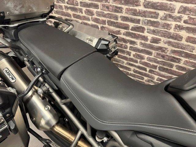 triumph - tiger-800-xrx