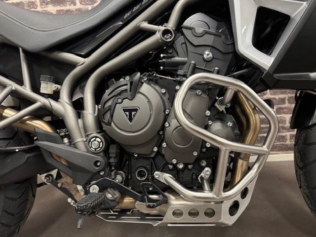 triumph - tiger-800-xrx