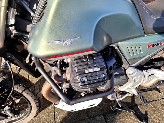 moto-guzzi - v-85-tt