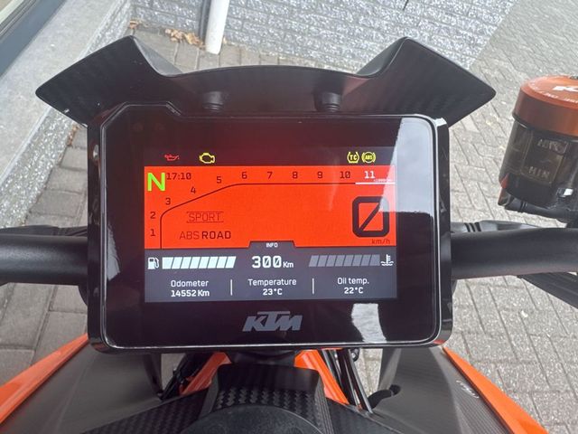 ktm - 1290-super-duke-r