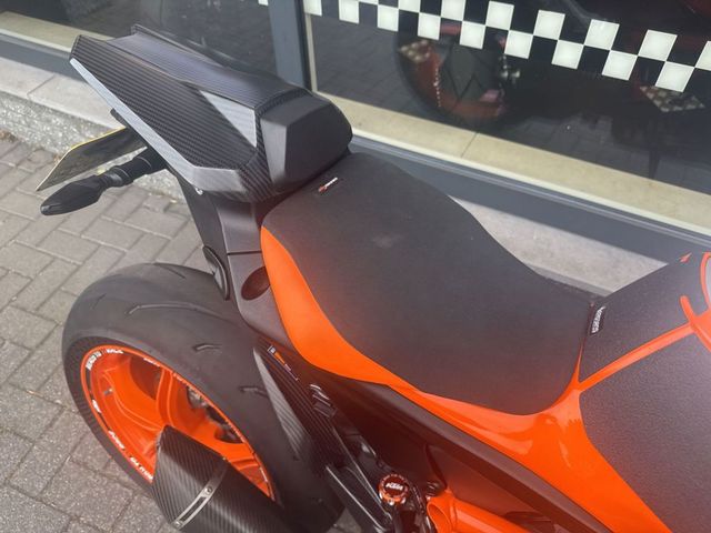 ktm - 1290-super-duke-r