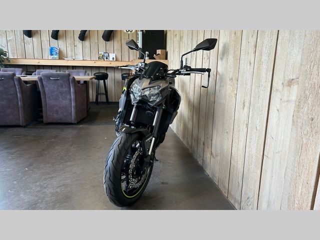 kawasaki - z900