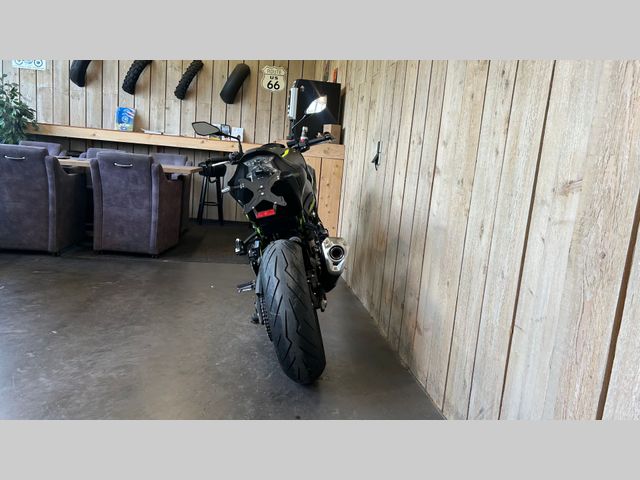 kawasaki - z900