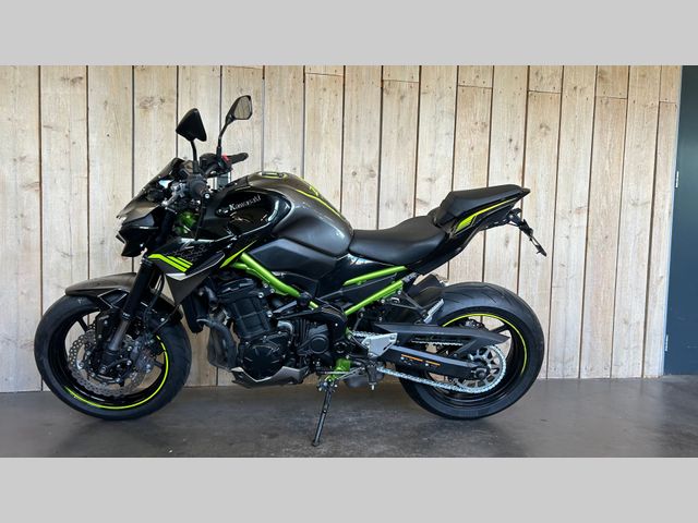 kawasaki - z900