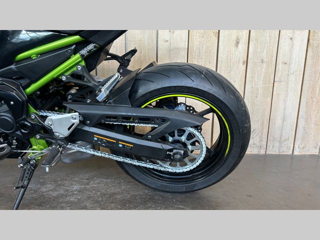 kawasaki - z900