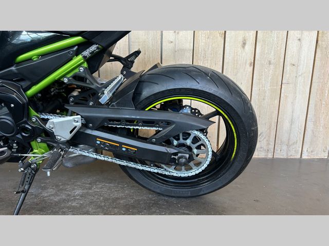 kawasaki - z900
