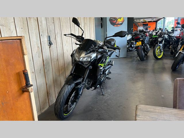 kawasaki - z900