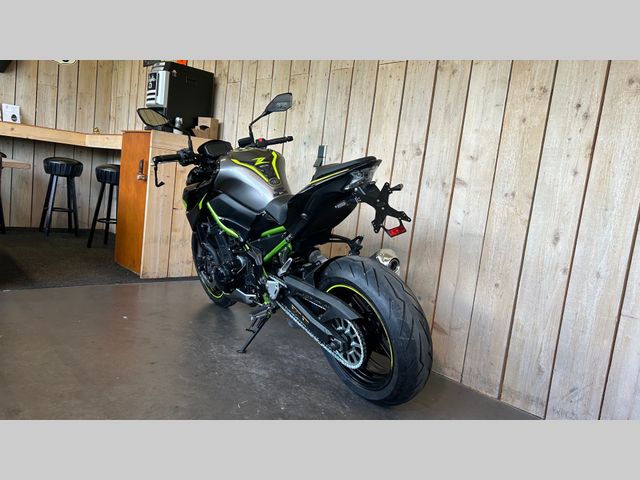 kawasaki - z900