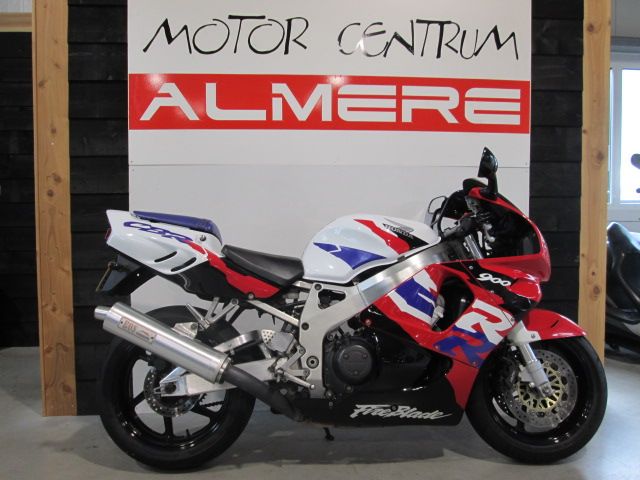 honda - cbr-900-rr-fireblade
