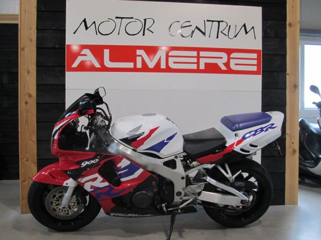 honda - cbr-900-rr-fireblade