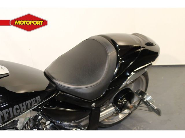 suzuki - m-1800-r-intruder