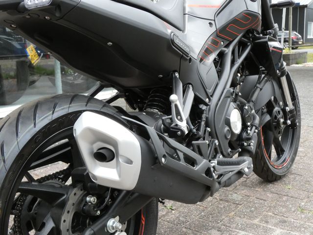 benelli - leoncino-125