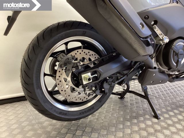 yamaha - tmax-tech-max-560