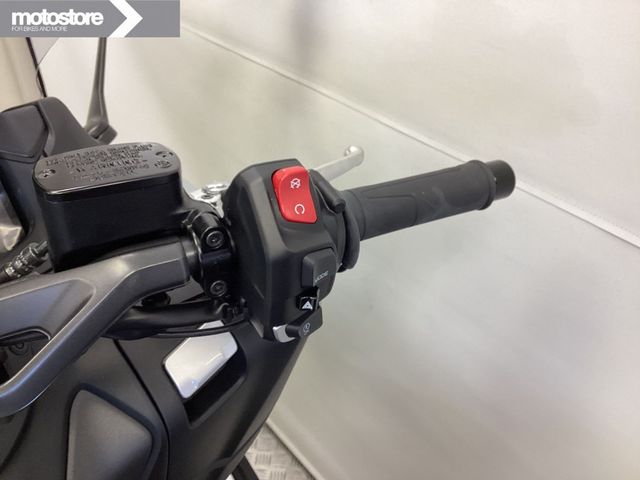 yamaha - tmax-tech-max-560