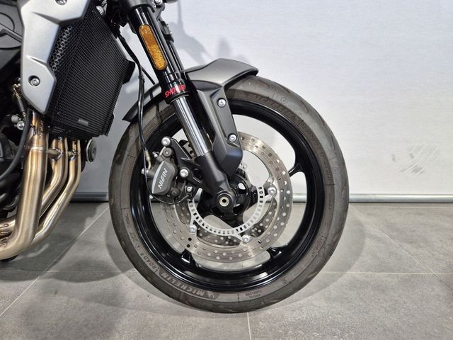 triumph - trident-660