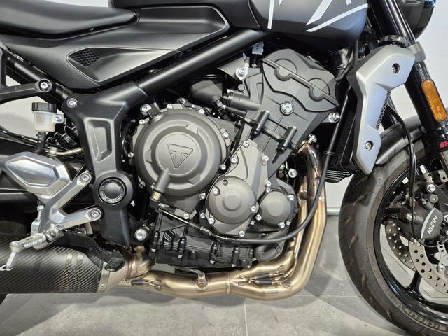 triumph - trident-660