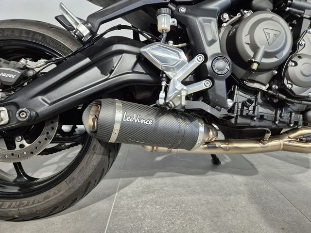 triumph - trident-660