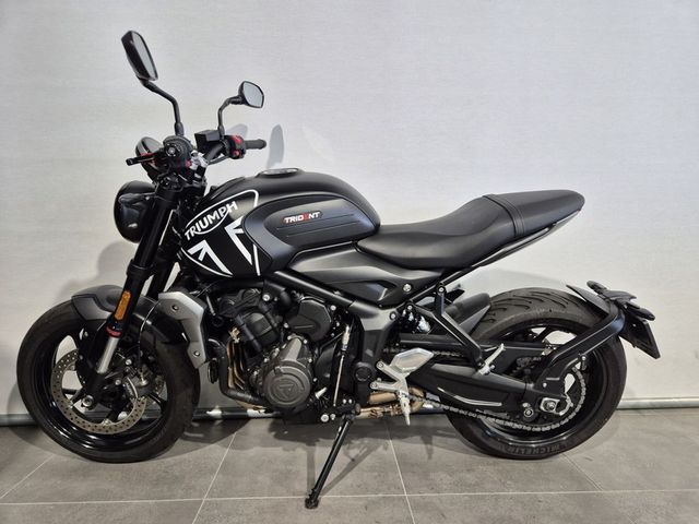 triumph - trident-660