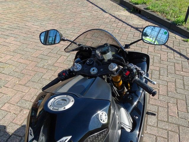 yamaha - yzf-r1