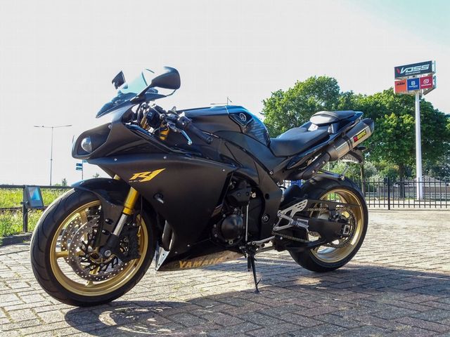 yamaha - yzf-r1