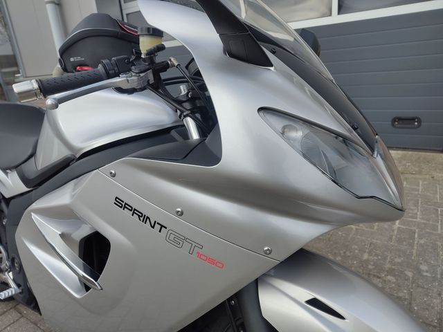 triumph - sprint-gt-abs