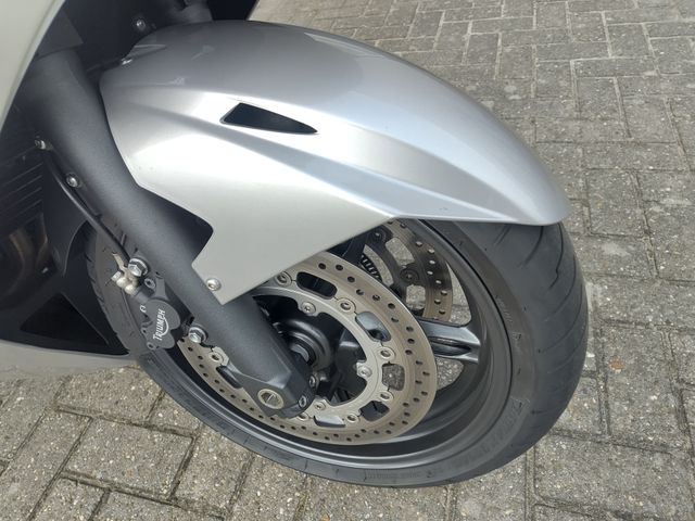 triumph - sprint-gt-abs