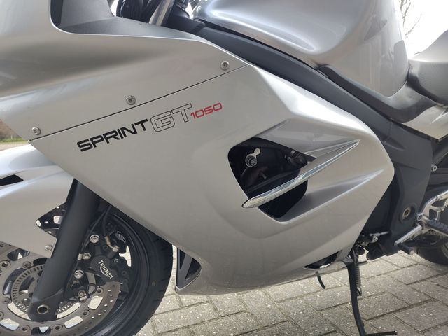 triumph - sprint-gt-abs