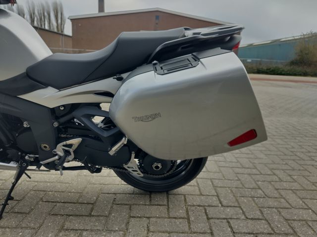 triumph - sprint-gt-abs