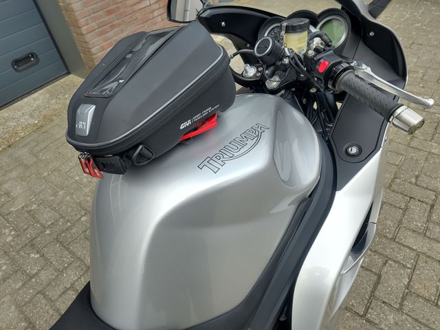 triumph - sprint-gt-abs