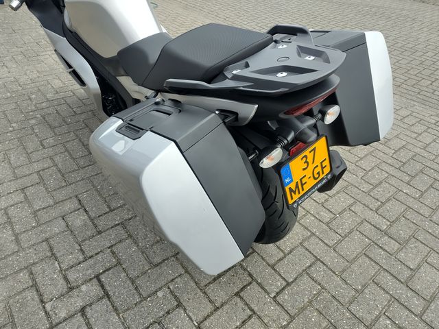 triumph - sprint-gt-abs