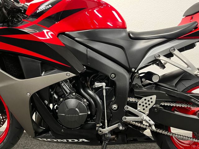 honda - cbr-600-rr