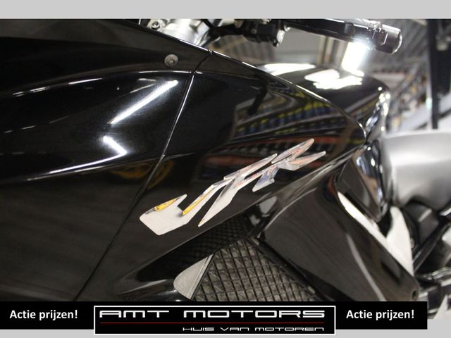 honda - vfr-800-fi-vtec-abs