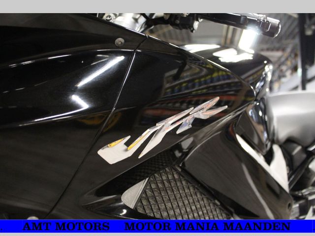 honda - vfr-800-fi-vtec-abs