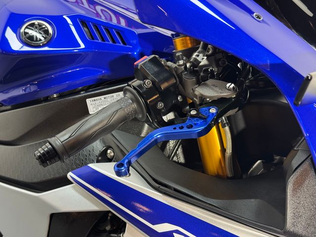 yamaha - yzf-r1