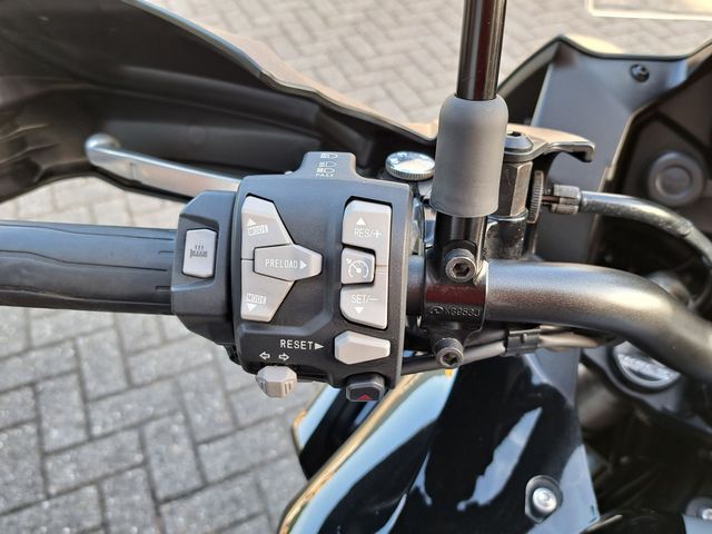 kawasaki - versys-1000-se-tourer