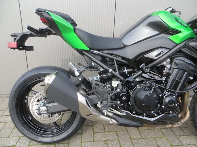 kawasaki - z900