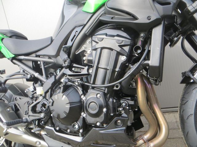 kawasaki - z900