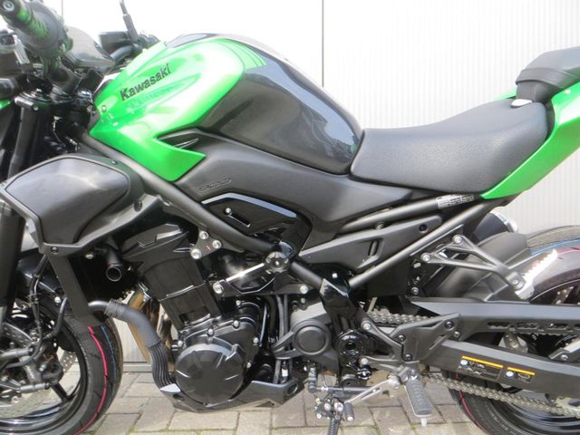 kawasaki - z900